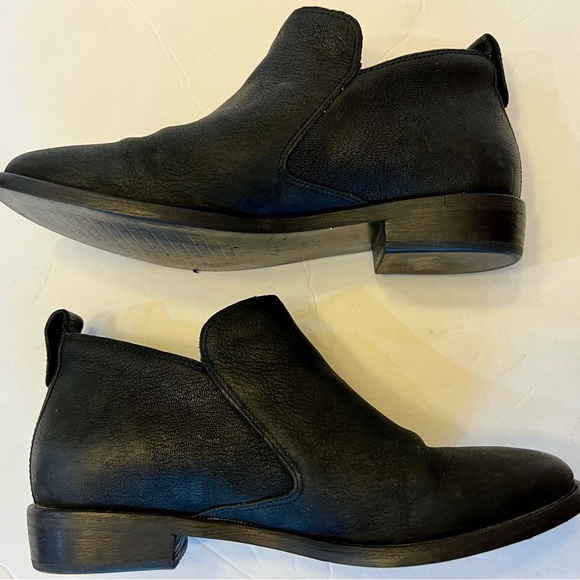 UGG Glee Side Zip Ankle Bootie Black Leather Size 6.5 - Picture 6 of 9